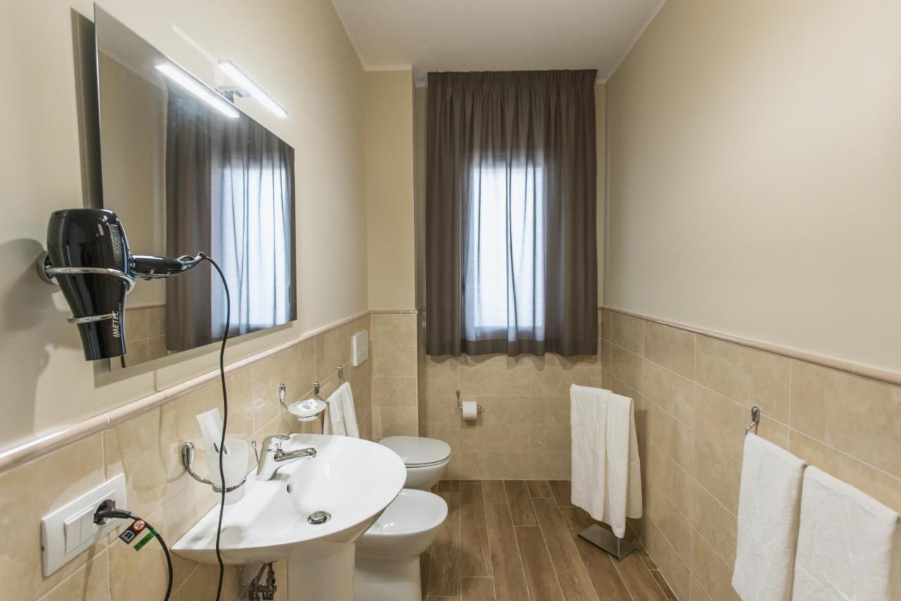 Oasi Perla Del Mare Rooms Aci Castello Exterior photo